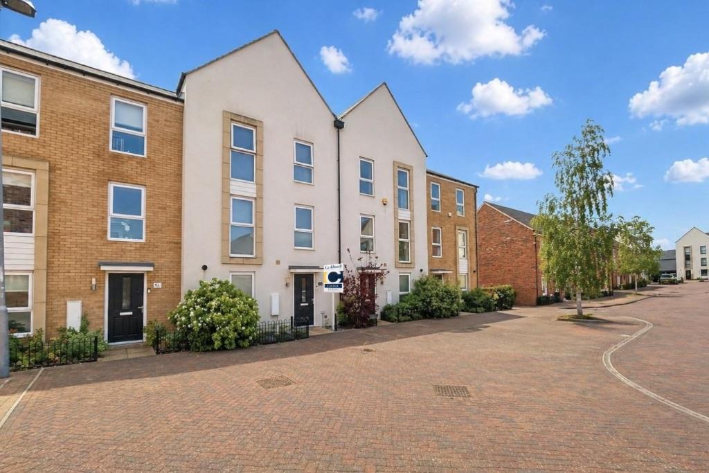 4 bed property in Simford Way, Milton Keynes